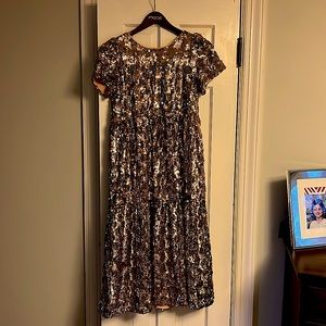 Maeve Midi gold sequined dress, XS. Ready to wear to your next fabulous event!
